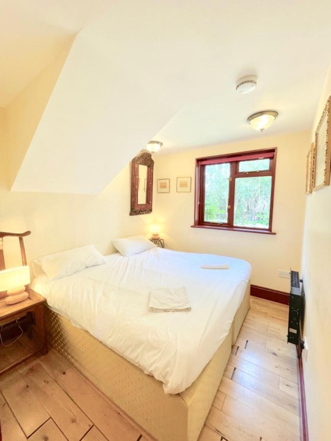 The Timber Barn South Downs West Sussex Sleeps 18 Villa Hardham Exterior photo