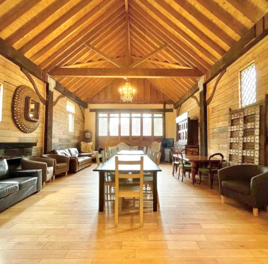 The Timber Barn South Downs West Sussex Sleeps 18 Villa Hardham Exterior photo