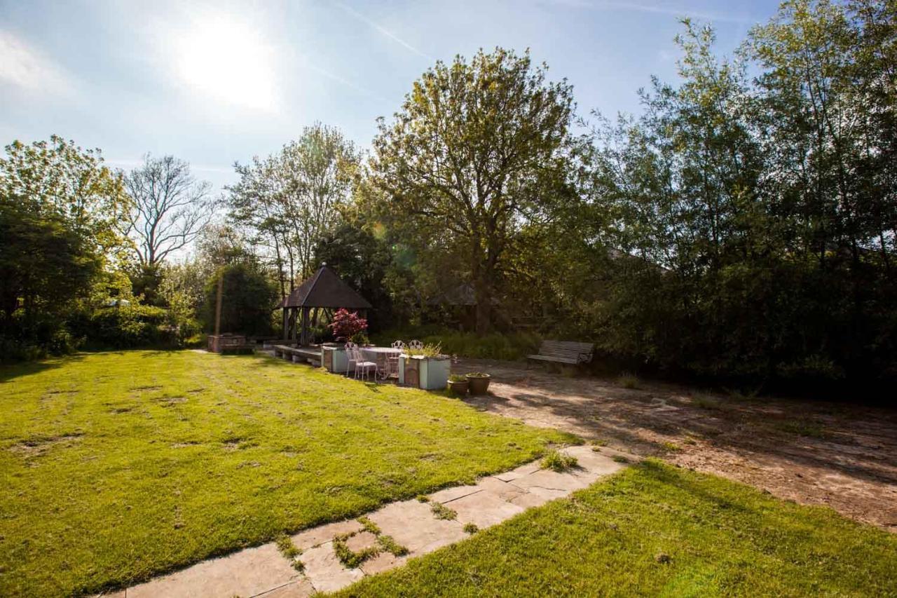 The Timber Barn South Downs West Sussex Sleeps 18 Villa Hardham Exterior photo