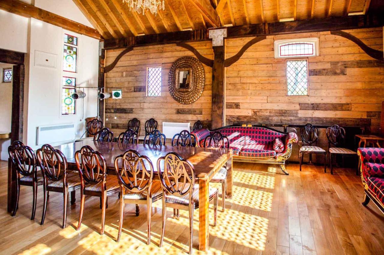 The Timber Barn South Downs West Sussex Sleeps 18 Villa Hardham Exterior photo